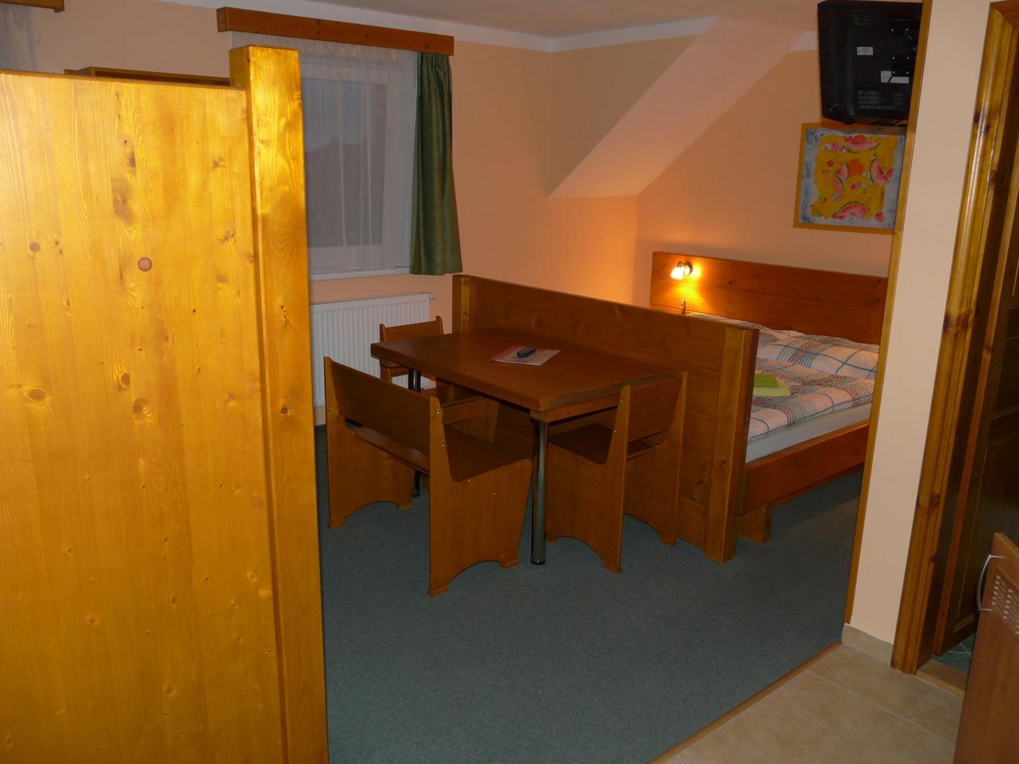 Wellness Penzion Palice Jindřichŭv Hradec Esterno foto